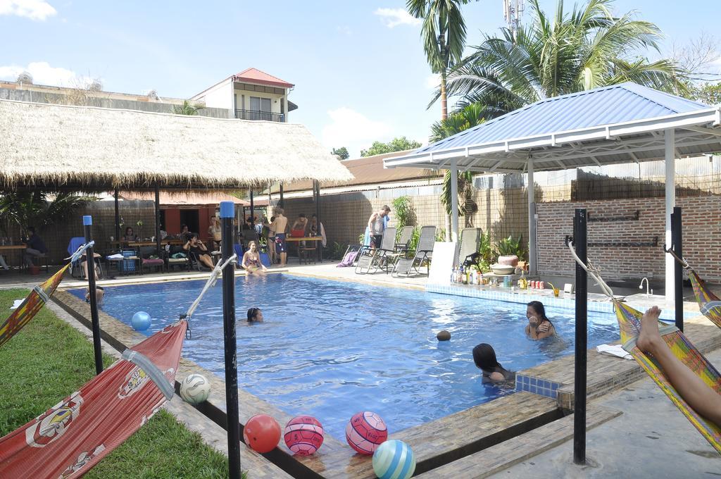 Hostel Pool Party *