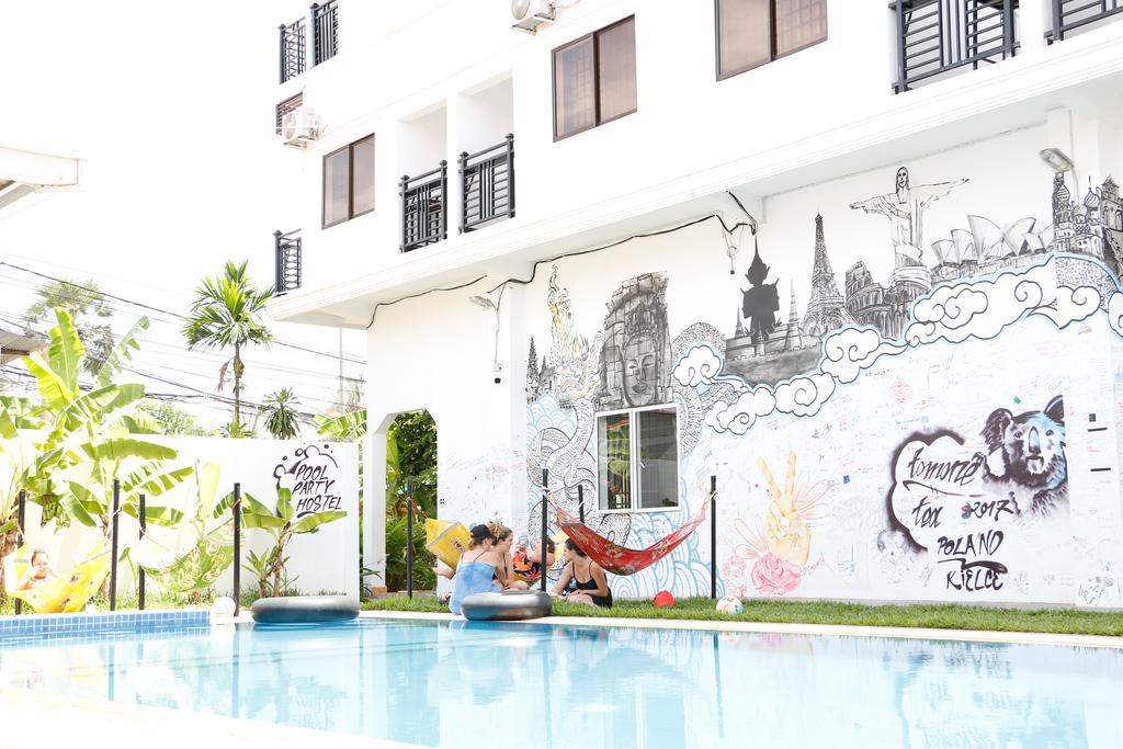 Pool Party Hostel